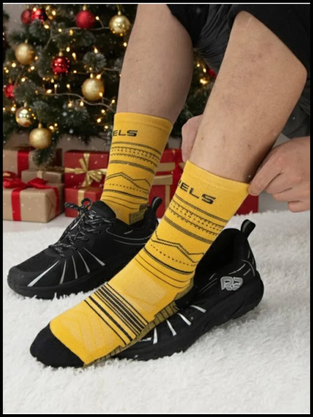 Merino Wool Hiking Socks 2 Pack Cushioned Crew Athletic Socks for Men Women
